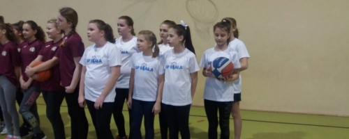 III miejsce dziewcząt z SP Biała na Mistrzostwach Gminy w Piłce Koszykowej klas IV-VI 
